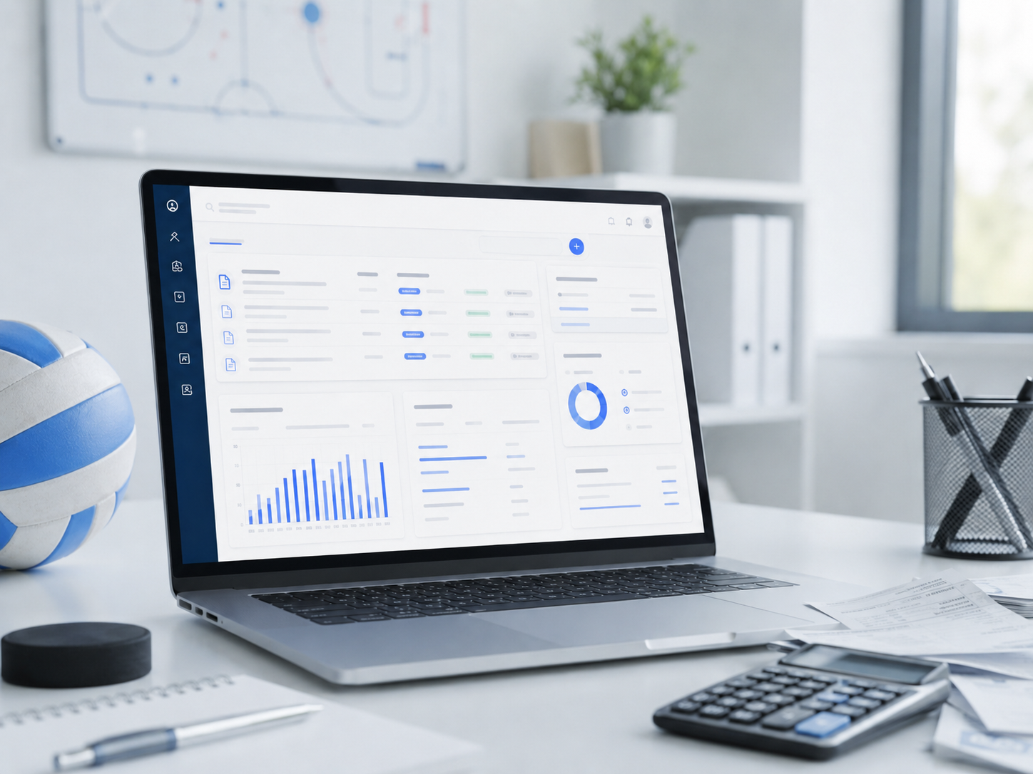 Digitale Finanz- und Beitragsverwaltung für Sportvereine mit Auswertungen auf einem Laptop.